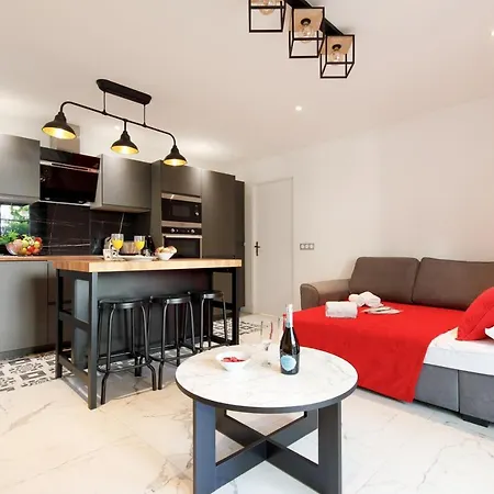 Cyclades Yourhosthelper *