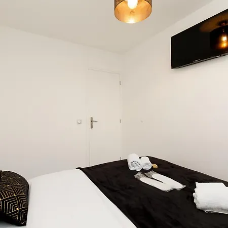 Cyclades Yourhosthelper 칸느