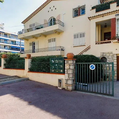 Cyclades Yourhosthelper *